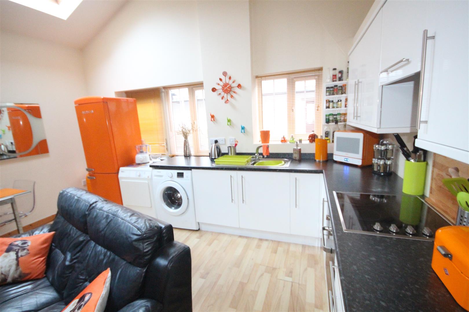 2 bedroom flat To Let in Colne - IMG_5427.jpg